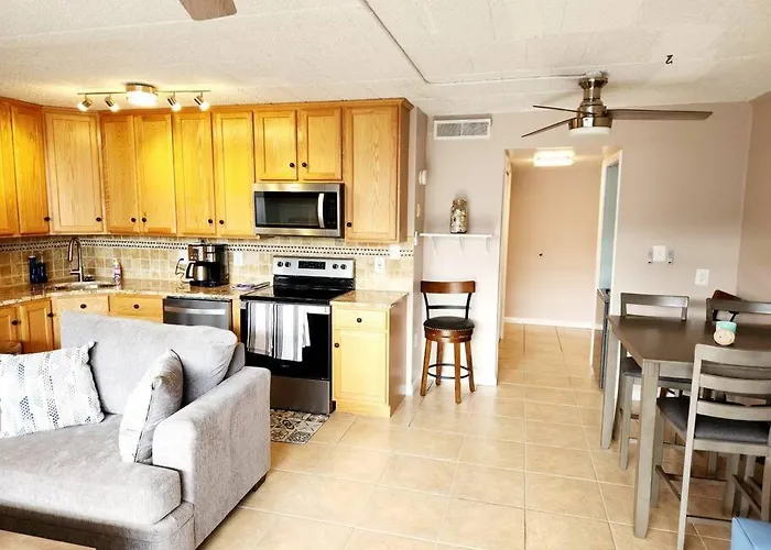 Apartamento Beachfront Oasis Steps To The